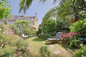 Photo 11- click for photo gallery